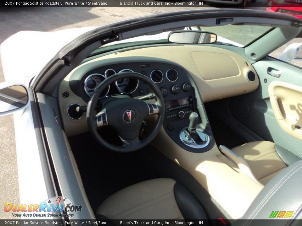 Steel/Sand Interior - 2007 Pontiac Solstice Roadster Photo #6