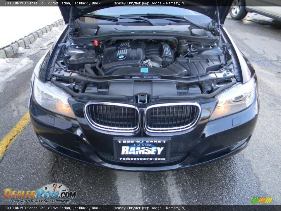 2010 BMW 3 Series 328i xDrive Sedan Jet Black / Black Photo #3