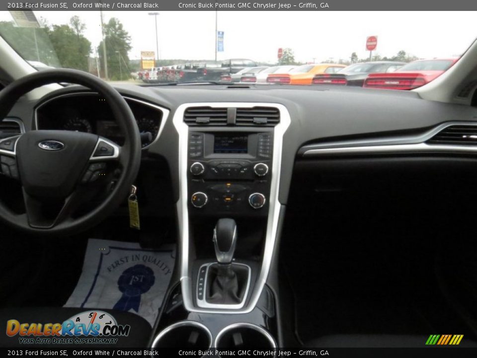 2013 Ford Fusion SE Oxford White / Charcoal Black Photo #17