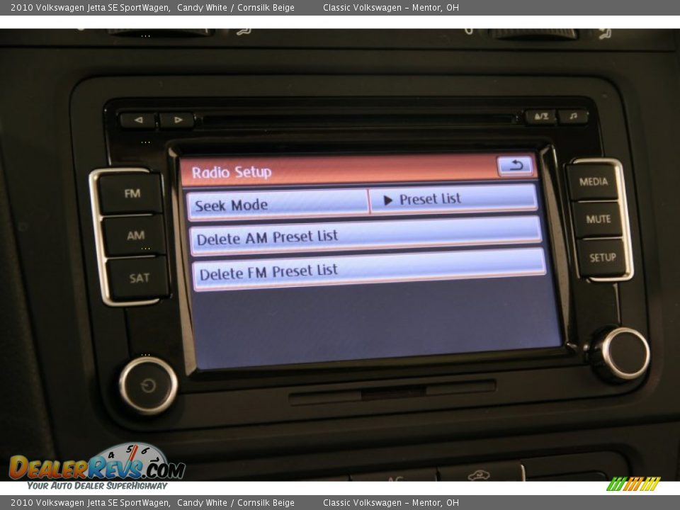 2010 Volkswagen Jetta SE SportWagen Candy White / Cornsilk Beige Photo #17