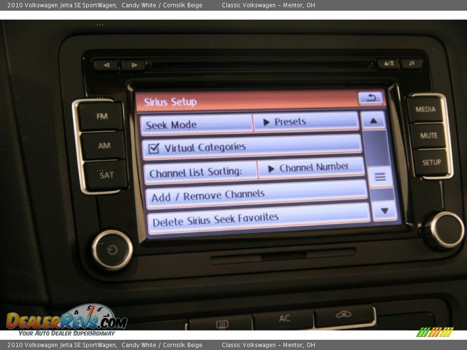 2010 Volkswagen Jetta SE SportWagen Candy White / Cornsilk Beige Photo #21