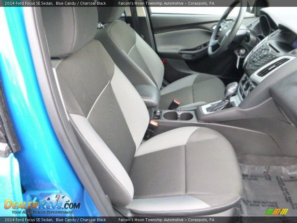2014 Ford Focus SE Sedan Blue Candy / Charcoal Black Photo #10