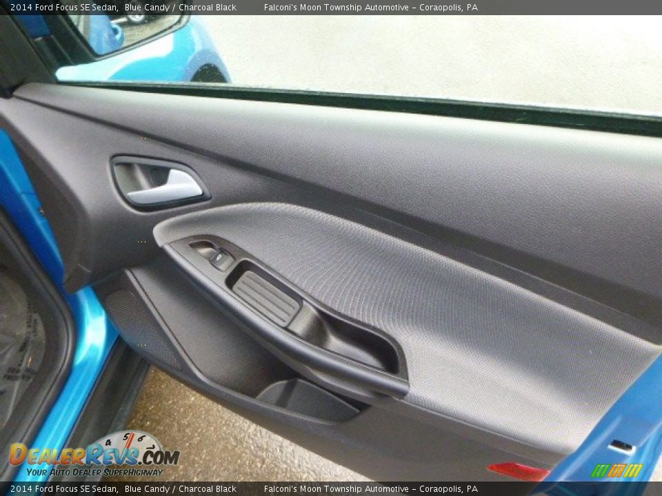 2014 Ford Focus SE Sedan Blue Candy / Charcoal Black Photo #12