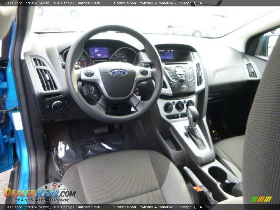 2014 Ford Focus SE Sedan Blue Candy / Charcoal Black Photo #17