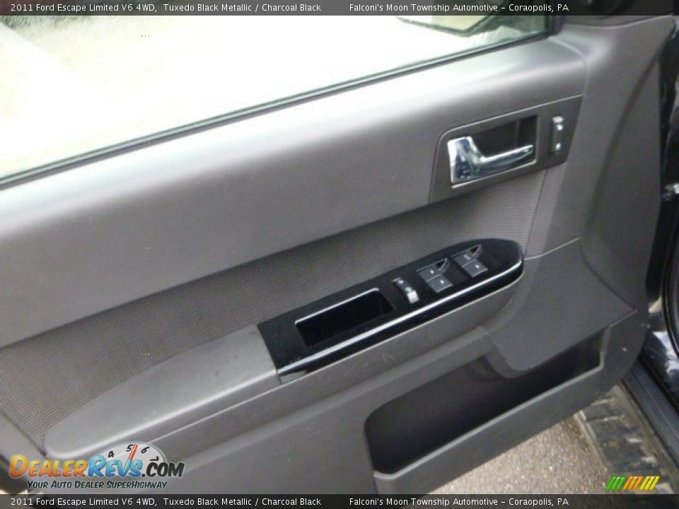 2011 Ford Escape Limited V6 4WD Tuxedo Black Metallic / Charcoal Black Photo #19