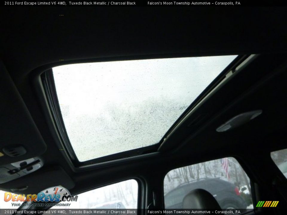 2011 Ford Escape Limited V6 4WD Tuxedo Black Metallic / Charcoal Black Photo #21