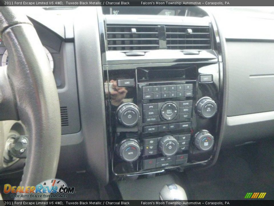 2011 Ford Escape Limited V6 4WD Tuxedo Black Metallic / Charcoal Black Photo #23