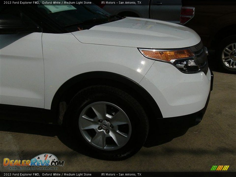 2013 Ford Explorer FWD Oxford White / Medium Light Stone Photo #3