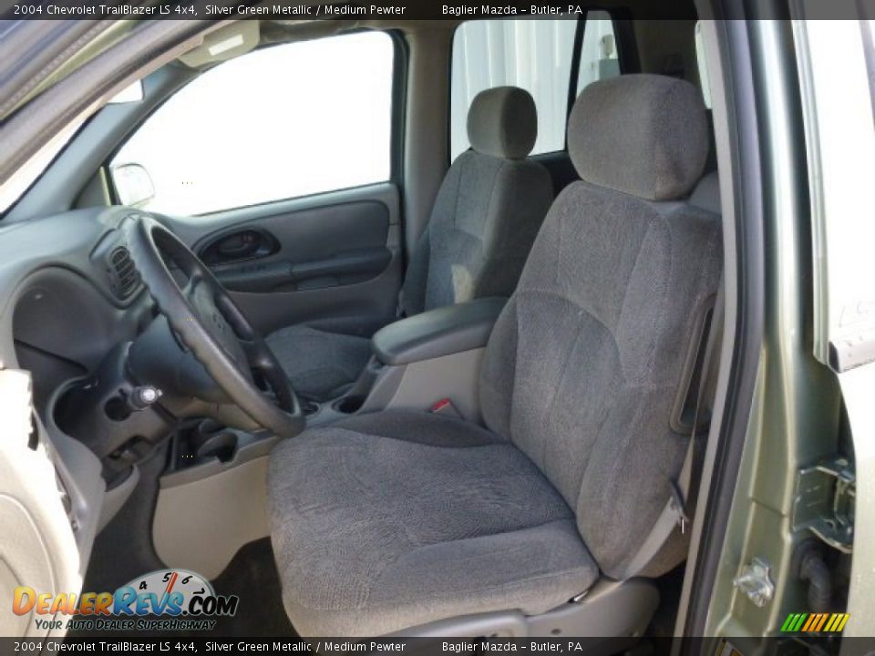 Front Seat of 2004 Chevrolet TrailBlazer LS 4x4 Photo #8