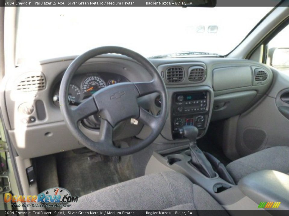 Medium Pewter Interior - 2004 Chevrolet TrailBlazer LS 4x4 Photo #10