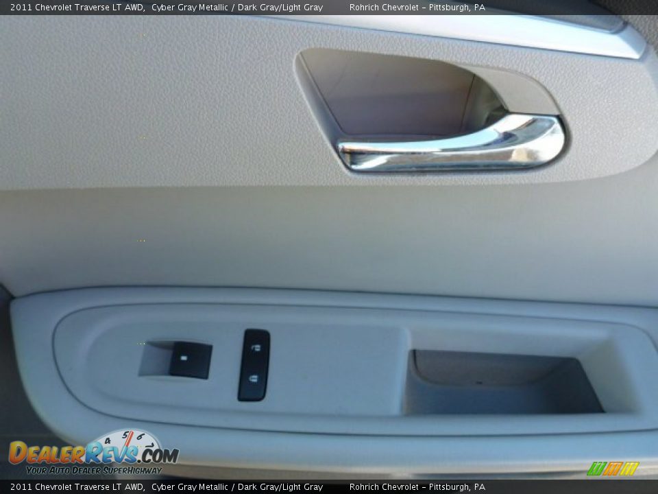 2011 Chevrolet Traverse LT AWD Cyber Gray Metallic / Dark Gray/Light Gray Photo #11