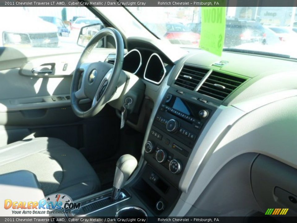 2011 Chevrolet Traverse LT AWD Cyber Gray Metallic / Dark Gray/Light Gray Photo #12