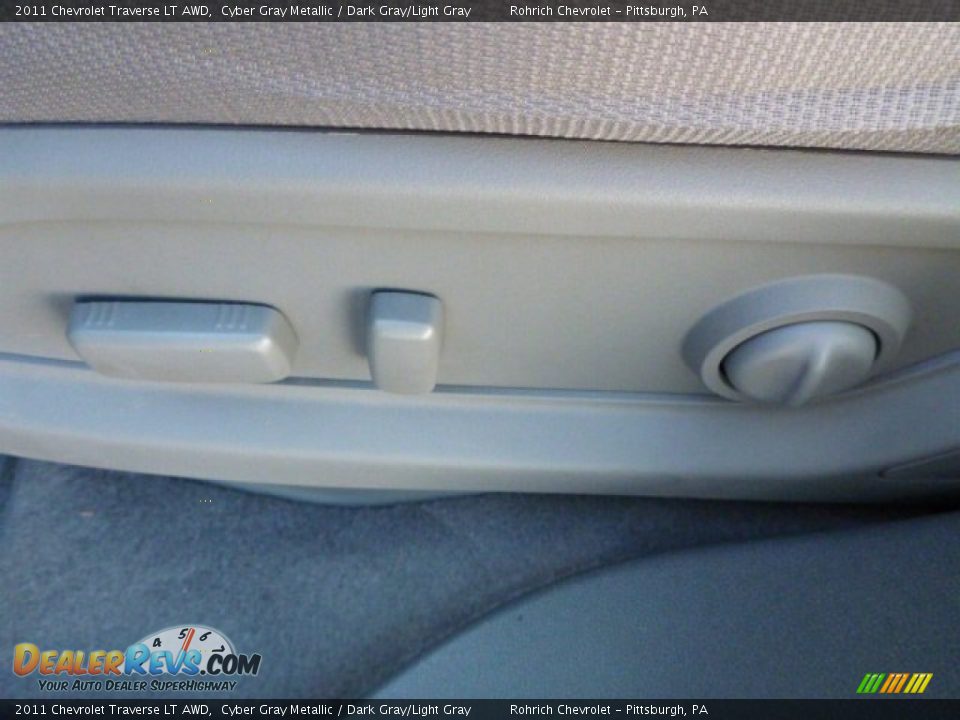 2011 Chevrolet Traverse LT AWD Cyber Gray Metallic / Dark Gray/Light Gray Photo #21