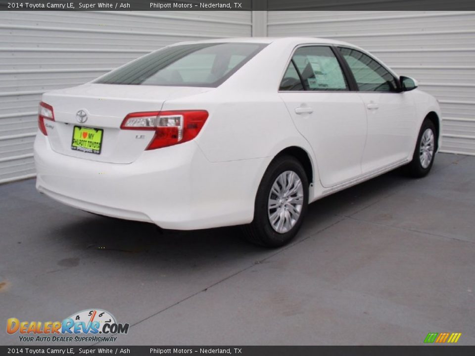 2014 Toyota Camry LE Super White / Ash Photo #4