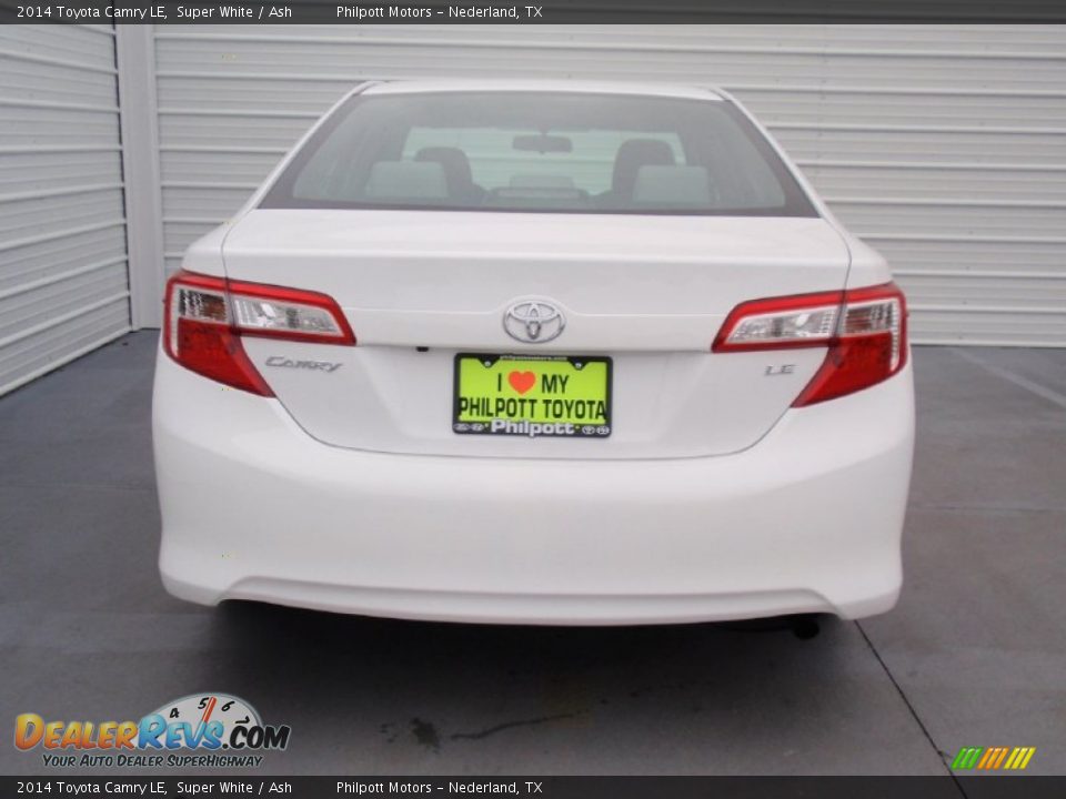 2014 Toyota Camry LE Super White / Ash Photo #5