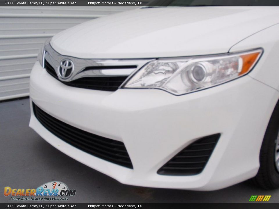 2014 Toyota Camry LE Super White / Ash Photo #10