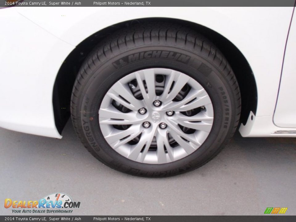 2014 Toyota Camry LE Super White / Ash Photo #11