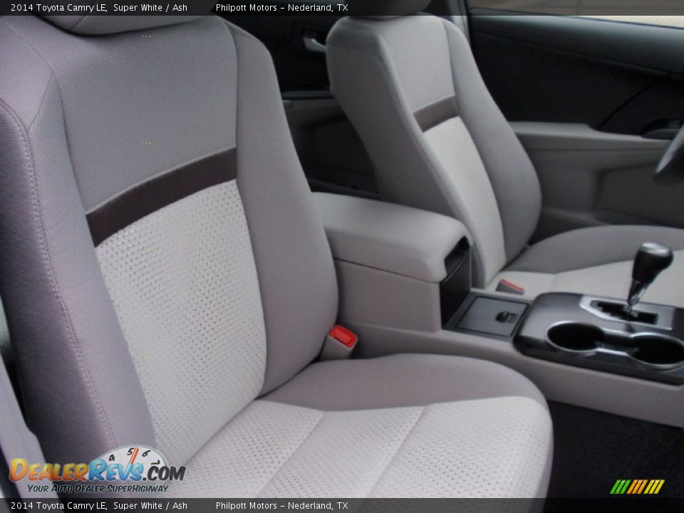 2014 Toyota Camry LE Super White / Ash Photo #18