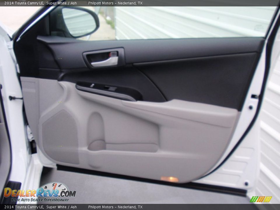 2014 Toyota Camry LE Super White / Ash Photo #19