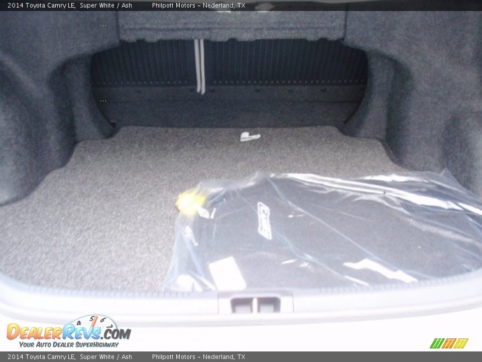 2014 Toyota Camry LE Super White / Ash Photo #25