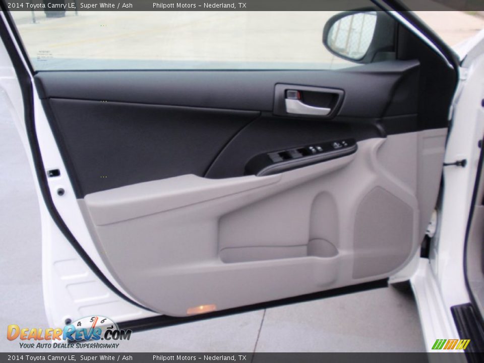 2014 Toyota Camry LE Super White / Ash Photo #26