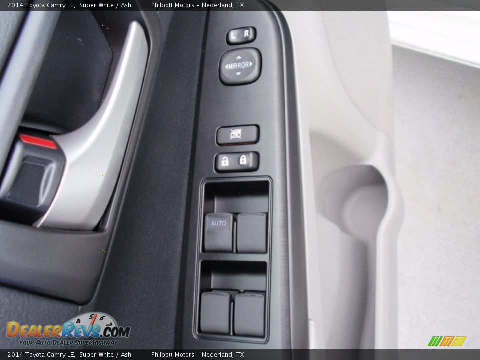 2014 Toyota Camry LE Super White / Ash Photo #27
