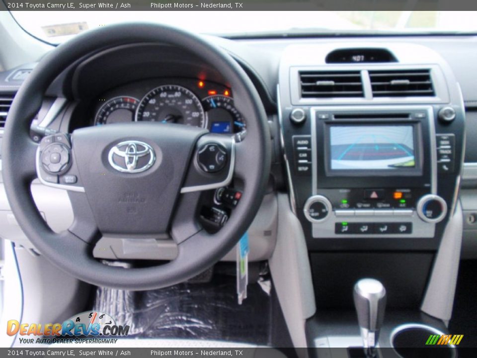 2014 Toyota Camry LE Super White / Ash Photo #31