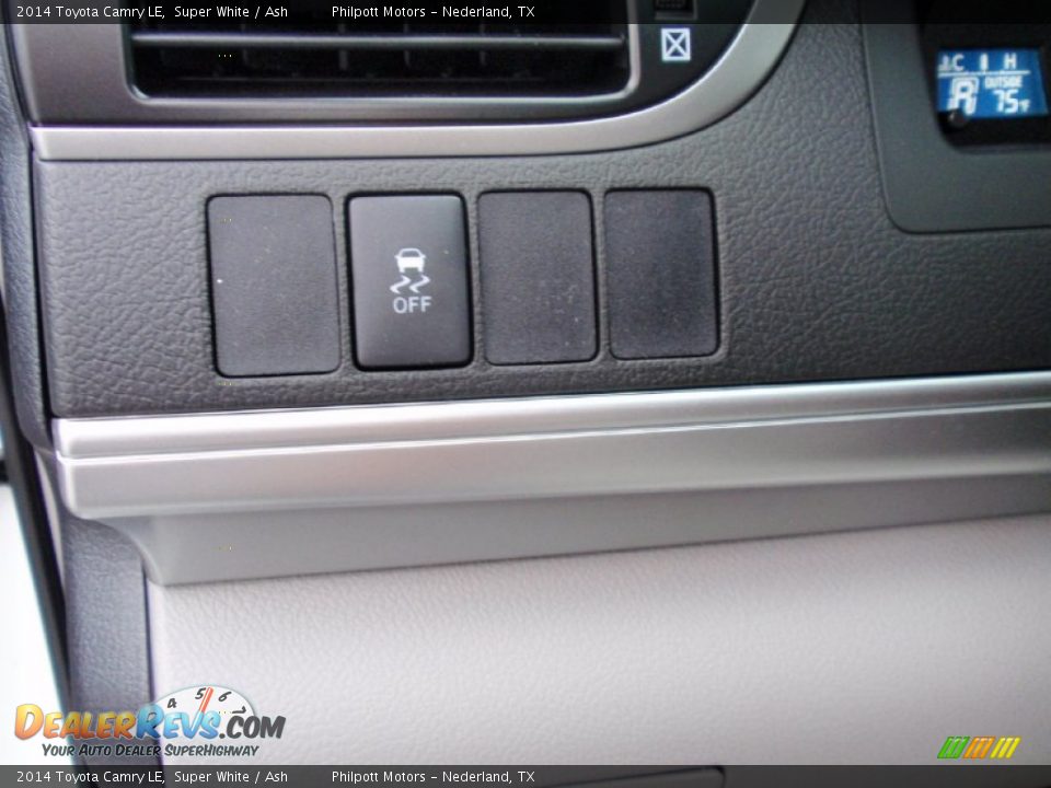 2014 Toyota Camry LE Super White / Ash Photo #35