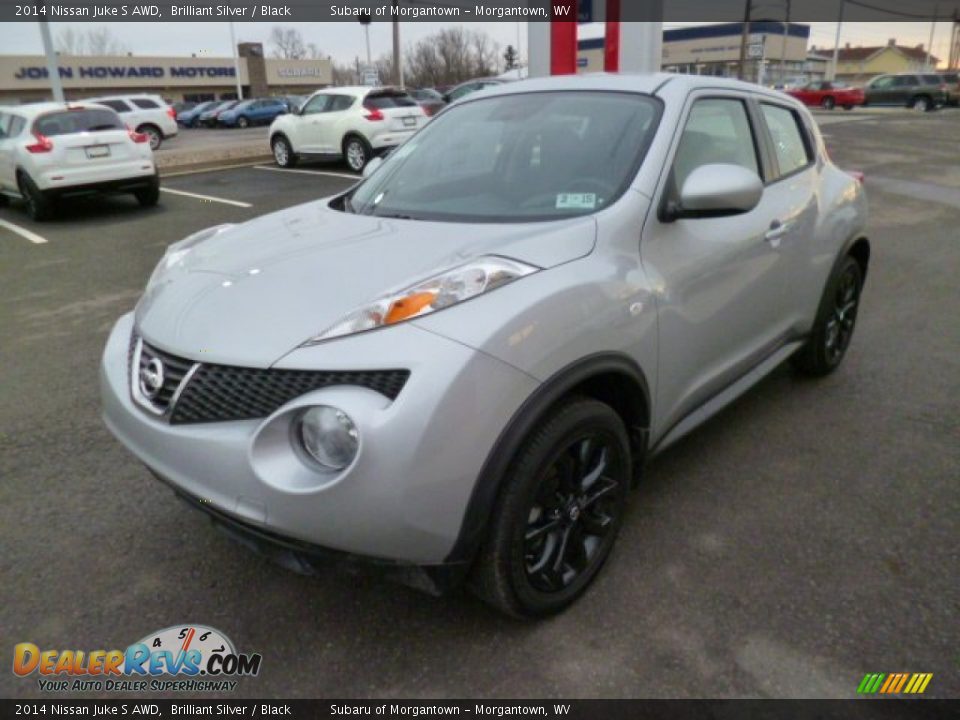 Front 3/4 View of 2014 Nissan Juke S AWD Photo #3