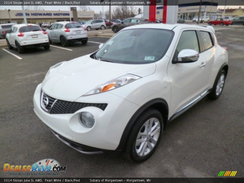 Front 3/4 View of 2014 Nissan Juke SL AWD Photo #3