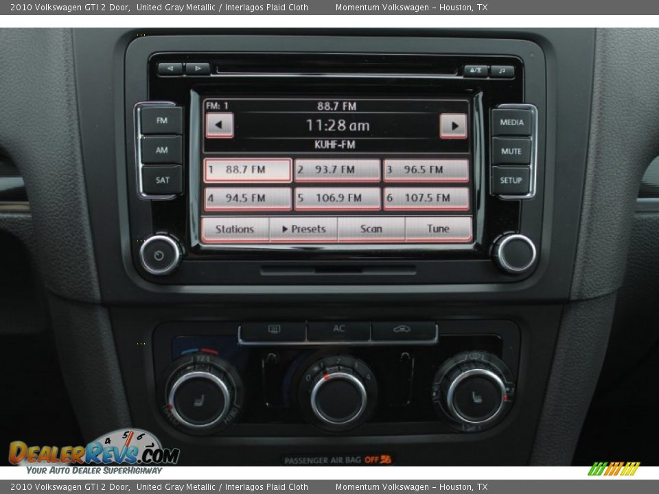 2010 Volkswagen GTI 2 Door United Gray Metallic / Interlagos Plaid Cloth Photo #16