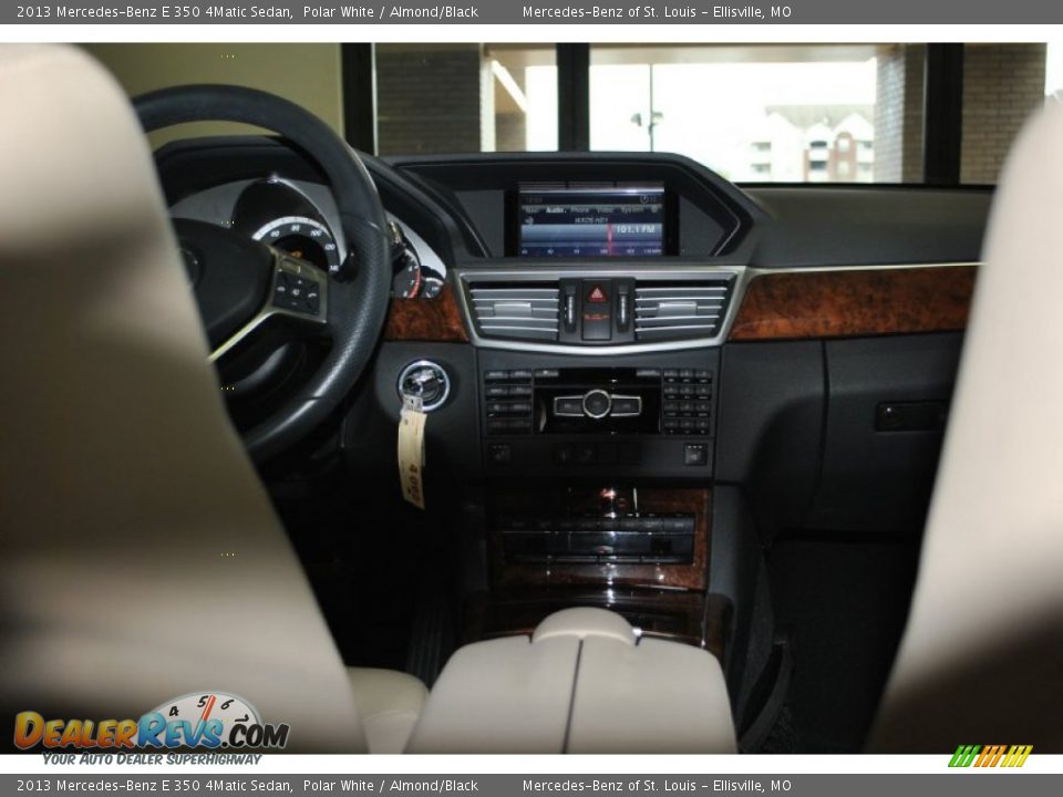 2013 Mercedes-Benz E 350 4Matic Sedan Polar White / Almond/Black Photo #4