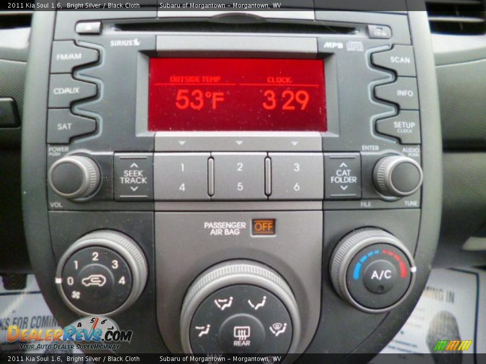 2011 Kia Soul 1.6 Bright Silver / Black Cloth Photo #19