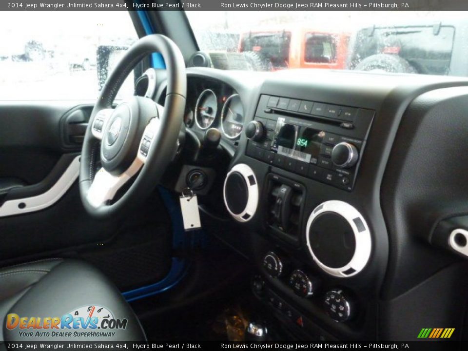 2014 Jeep Wrangler Unlimited Sahara 4x4 Hydro Blue Pearl / Black Photo #8