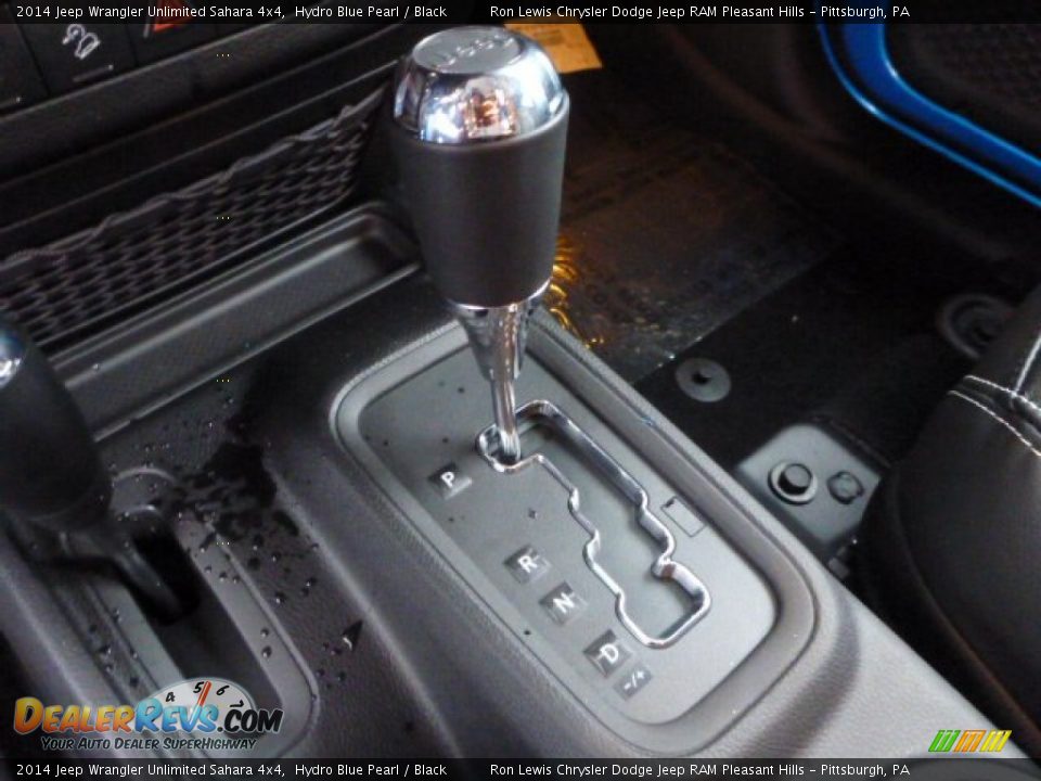 2014 Jeep Wrangler Unlimited Sahara 4x4 Hydro Blue Pearl / Black Photo #17