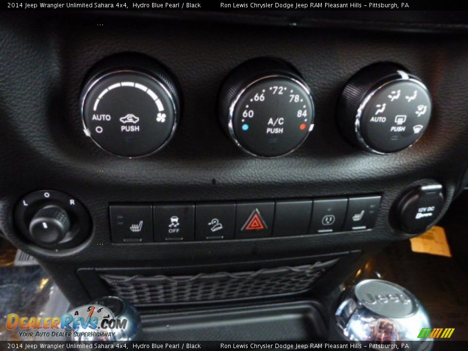 2014 Jeep Wrangler Unlimited Sahara 4x4 Hydro Blue Pearl / Black Photo #19