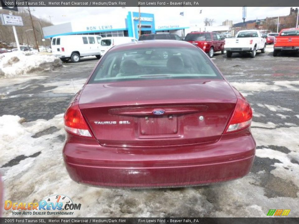 2005 Ford Taurus SEL Merlot Pearl Clearcoat / Medium/Dark Flint Photo #7