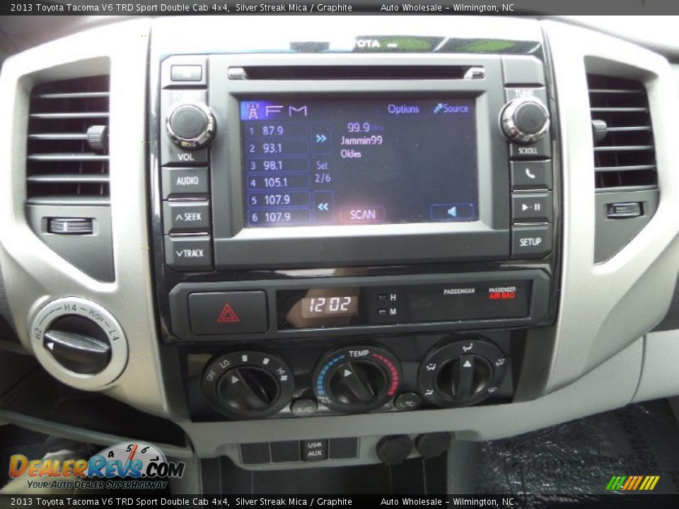 2013 Toyota Tacoma V6 TRD Sport Double Cab 4x4 Silver Streak Mica / Graphite Photo #18