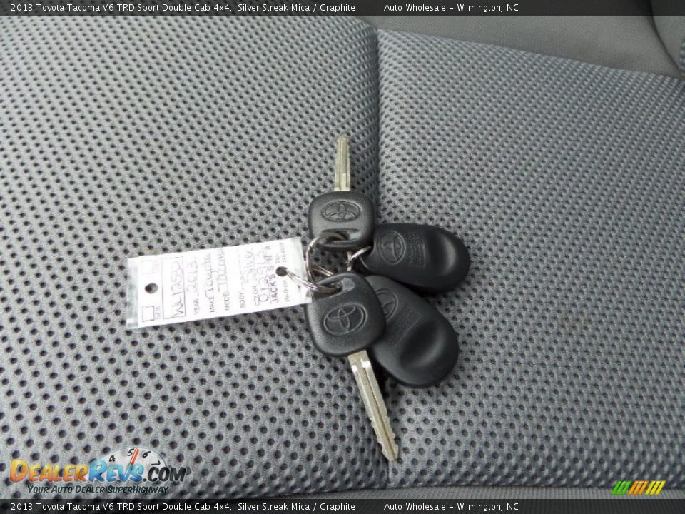 2013 Toyota Tacoma V6 TRD Sport Double Cab 4x4 Silver Streak Mica / Graphite Photo #20