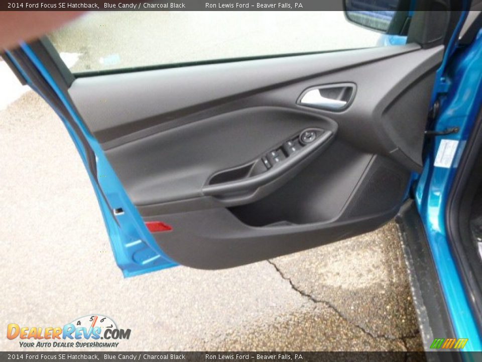 2014 Ford Focus SE Hatchback Blue Candy / Charcoal Black Photo #11