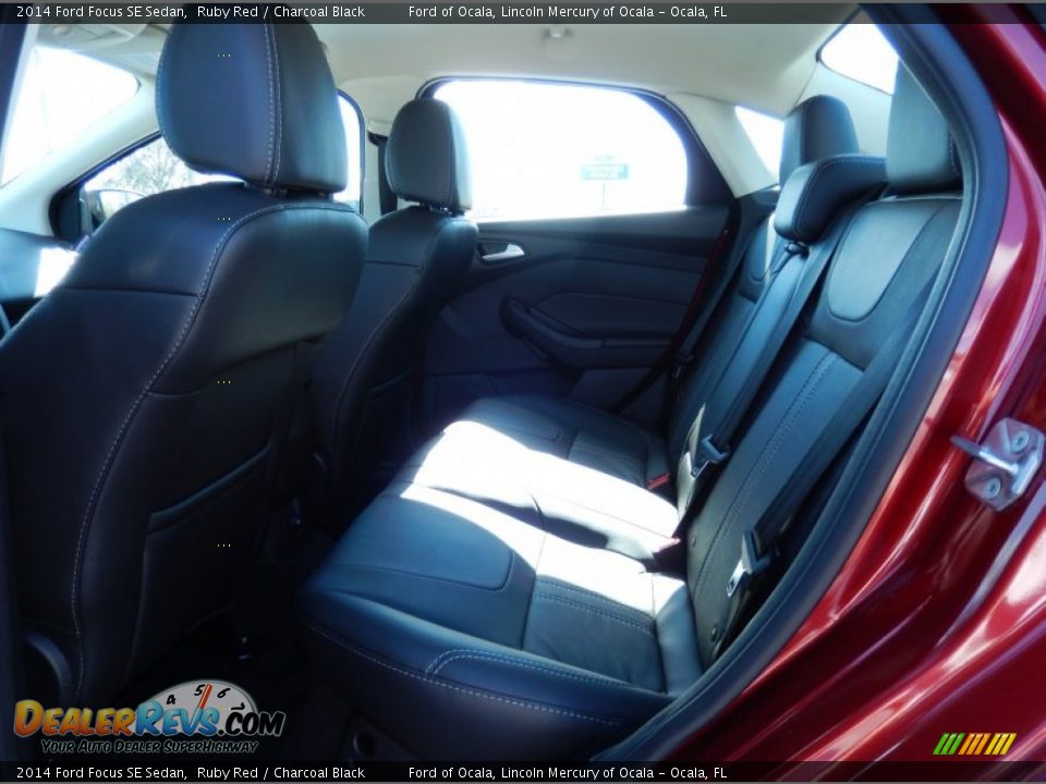 2014 Ford Focus SE Sedan Ruby Red / Charcoal Black Photo #7