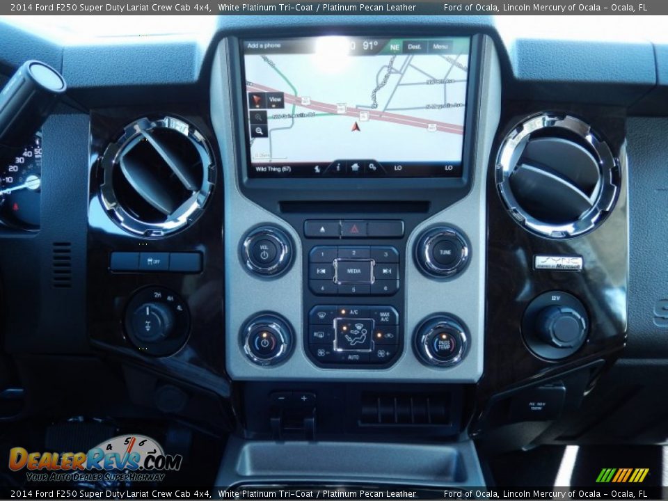 2014 Ford F250 Super Duty Lariat Crew Cab 4x4 White Platinum Tri-Coat / Platinum Pecan Leather Photo #10