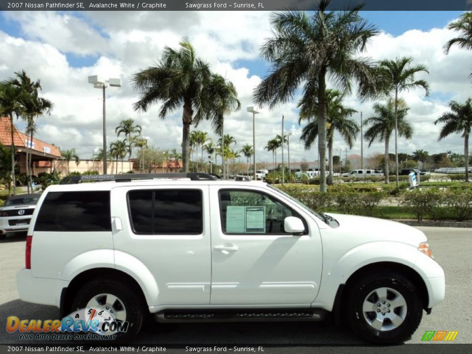 2007 Nissan Pathfinder SE Avalanche White / Graphite Photo #5