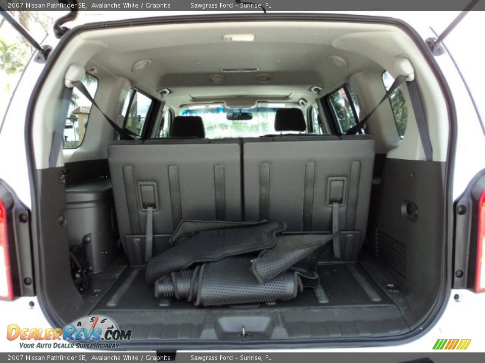2007 Nissan Pathfinder SE Avalanche White / Graphite Photo #8