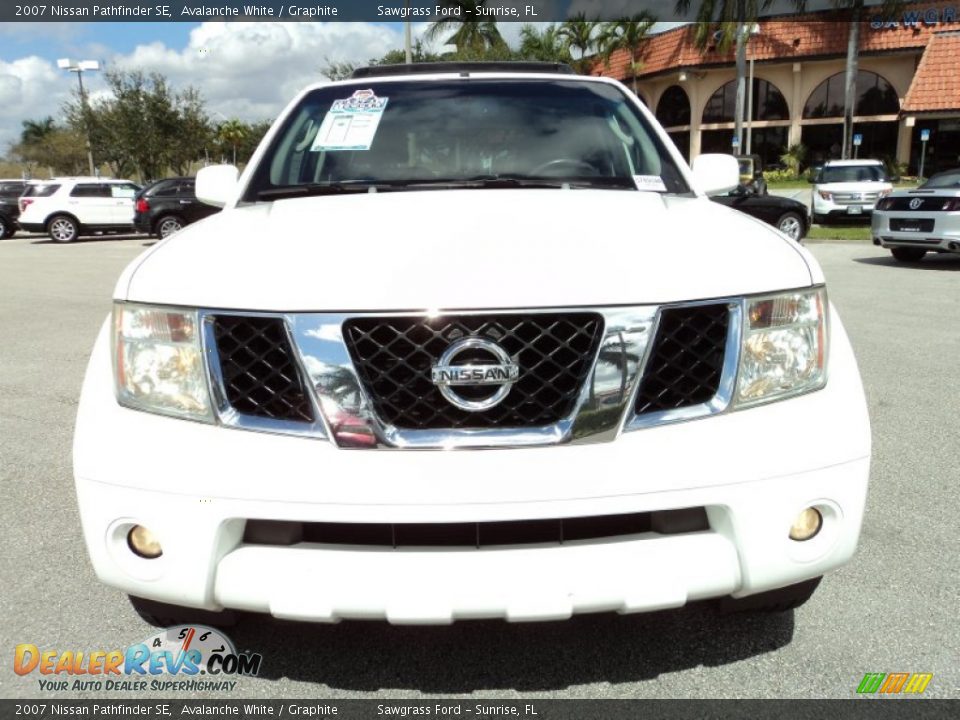 2007 Nissan Pathfinder SE Avalanche White / Graphite Photo #15