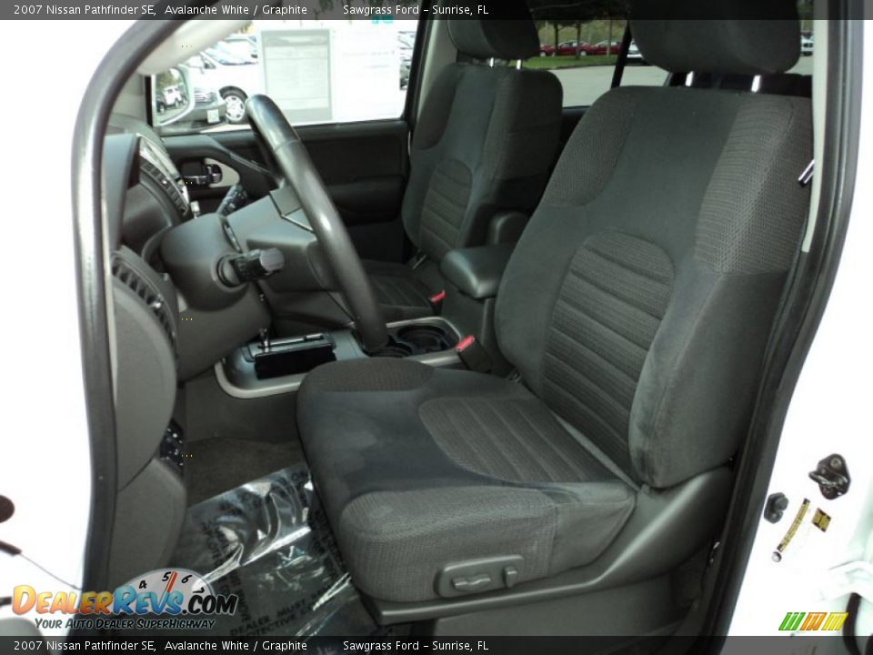 2007 Nissan Pathfinder SE Avalanche White / Graphite Photo #19