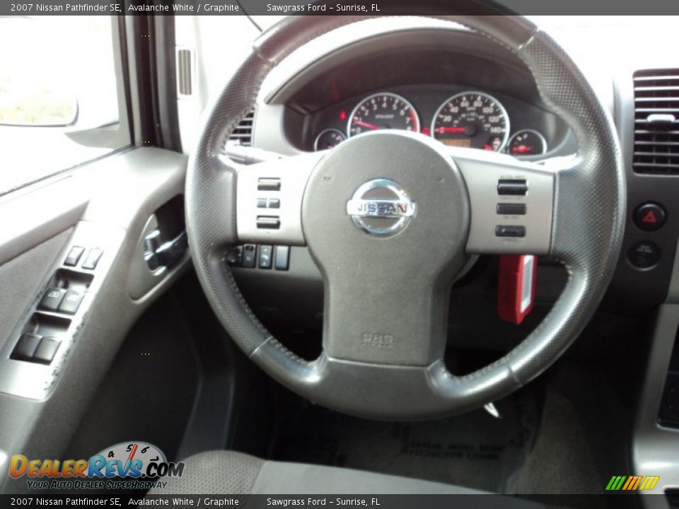 2007 Nissan Pathfinder SE Avalanche White / Graphite Photo #27
