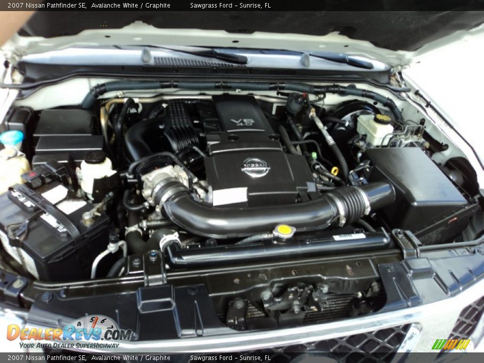 2007 Nissan Pathfinder SE Avalanche White / Graphite Photo #33