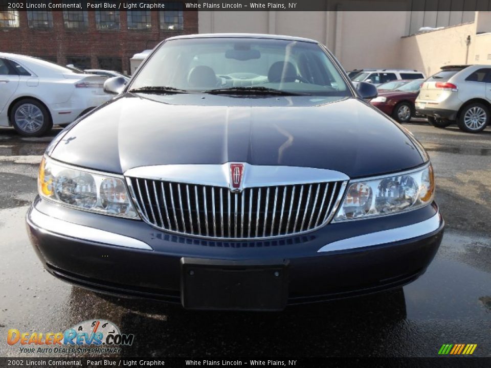 2002 Lincoln Continental Pearl Blue / Light Graphite Photo #2