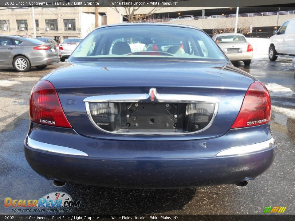 2002 Lincoln Continental Pearl Blue / Light Graphite Photo #5